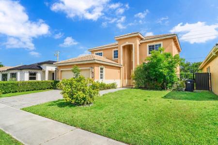9031 SW 208th Ter