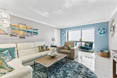6347 Bay Club Dr