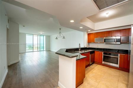 15051 Royal Oaks Ln
