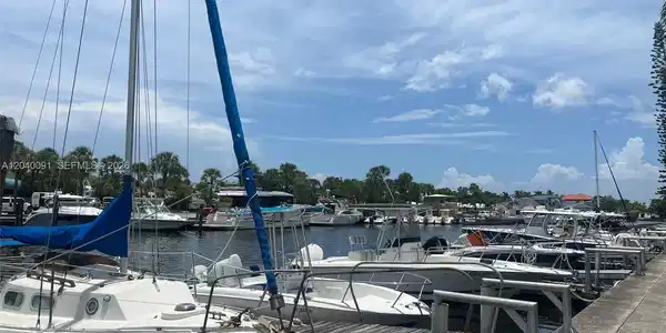 13155 Ixora Ct