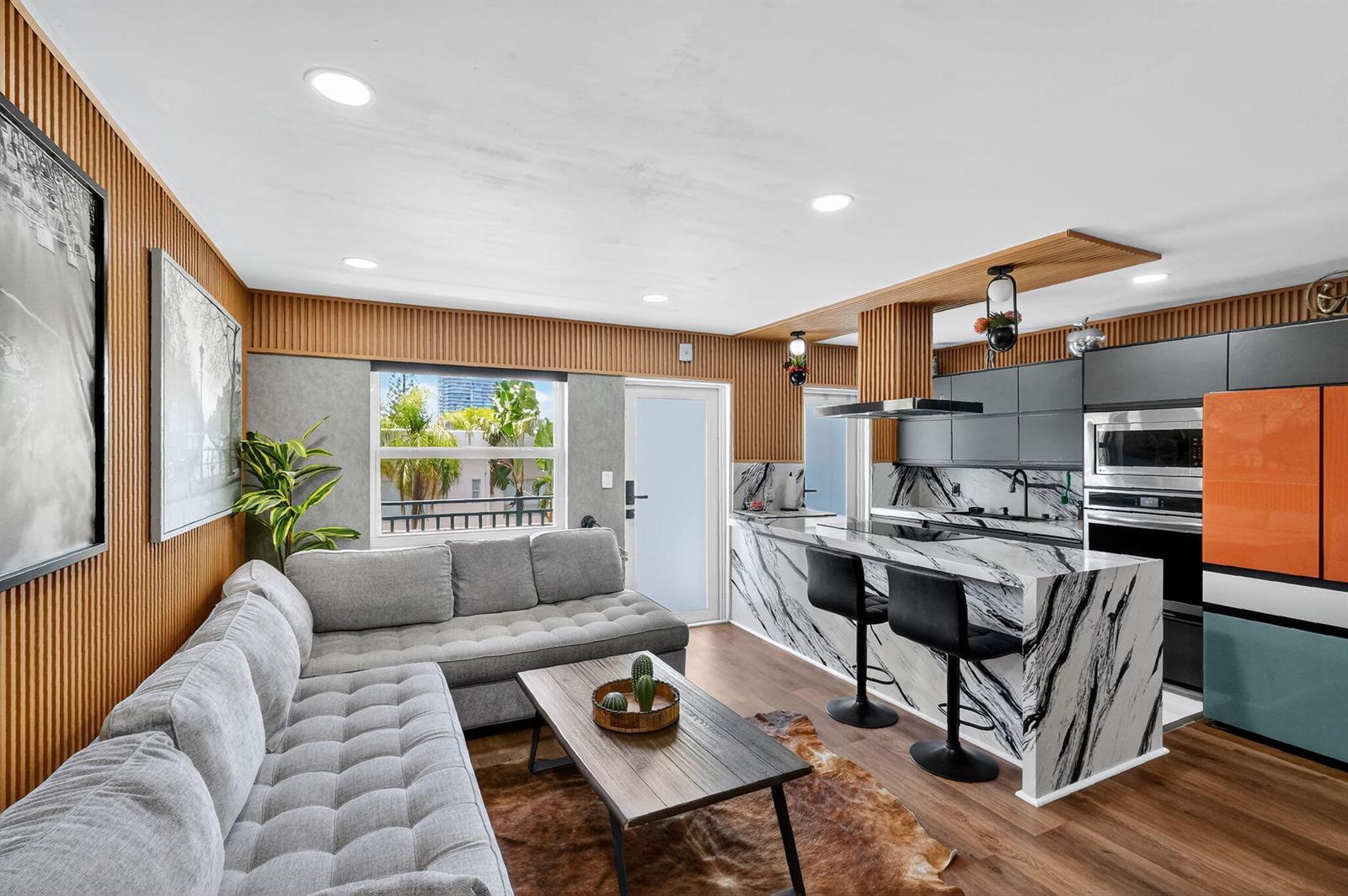 Image 3: Living Room 1.3