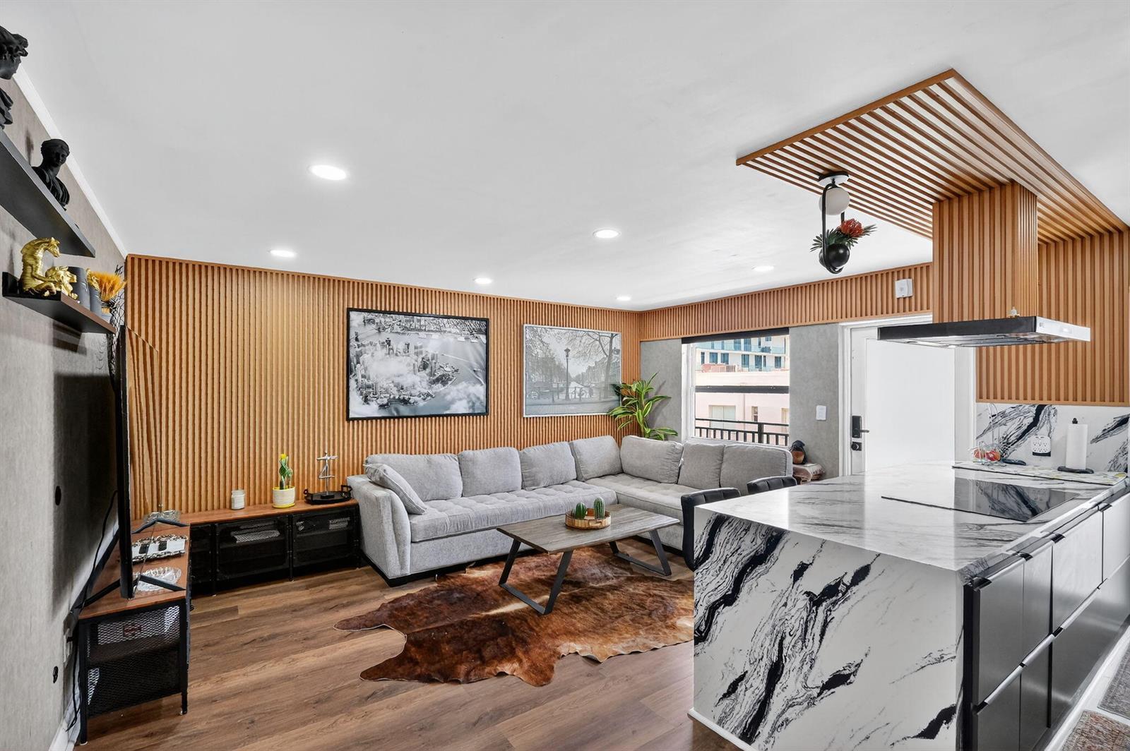 Image 4: Living Room 1.4