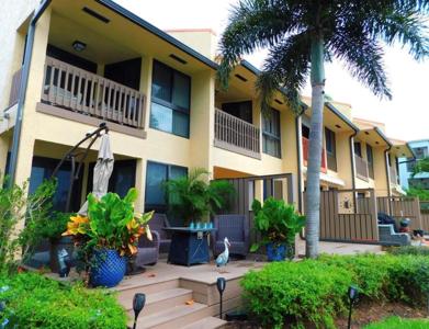 797 S Riverside S