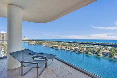 19707 Turnberry