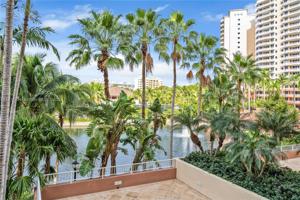765 Crandon Blvd Unit 207