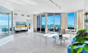 100 S Pointe Dr Unit 805
