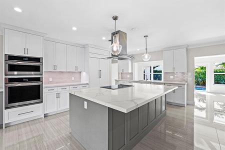 4240 NE 22nd