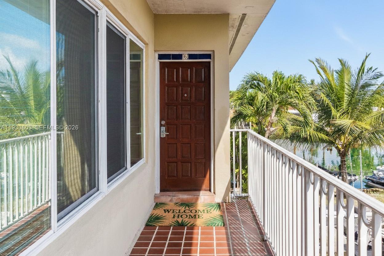 Image 2: Top-Floor direct water views and only one other condo on same floor for privacy.