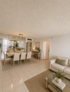 600 Three Islands Blvd