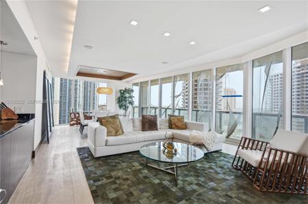 465 Brickell Ave