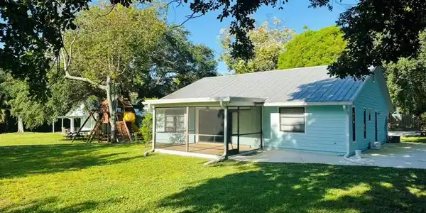 10908 SE Hobart