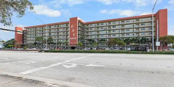 2350 NE 14th St Cswy