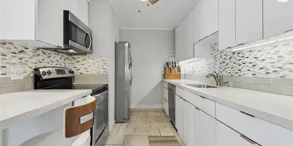 211 S Ocean Dr