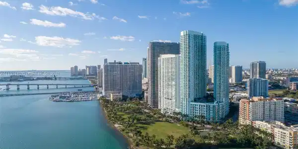 1900 N Bayshore