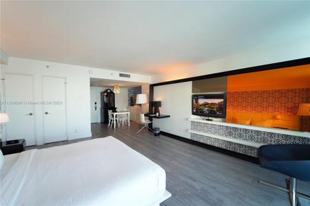1100 West Ave Unit 322