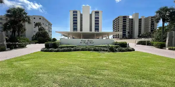 200 Beach Rd