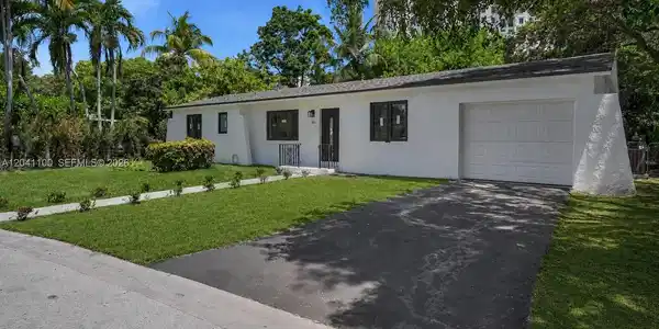 211 Washington Dr