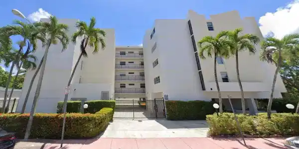 7601 Byron