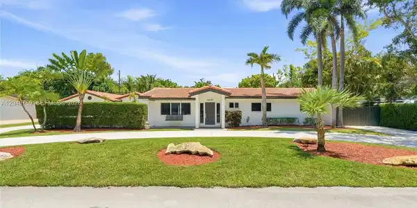 8240 SW 150 Dr