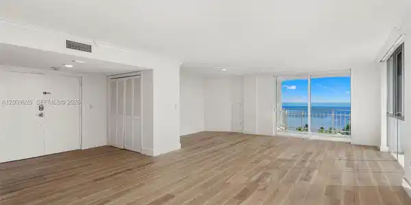 600 Grapetree Dr