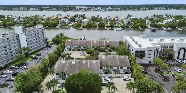 3543 S Ocean