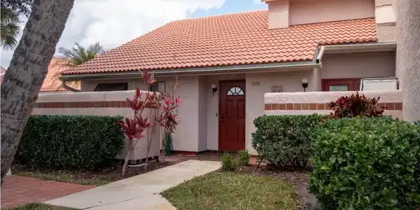3510 SE Sandpiper