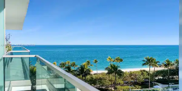 10201 Collins Ave