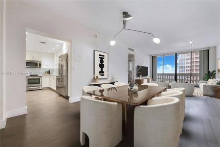 90 Edgewater Dr