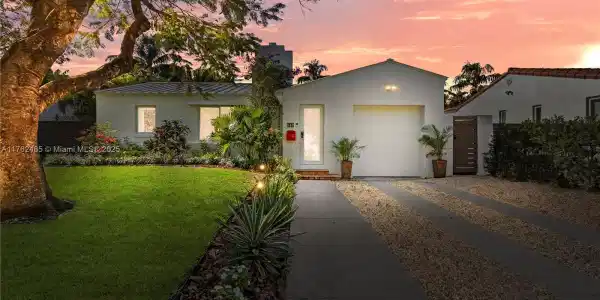 840 NE 72nd Ter