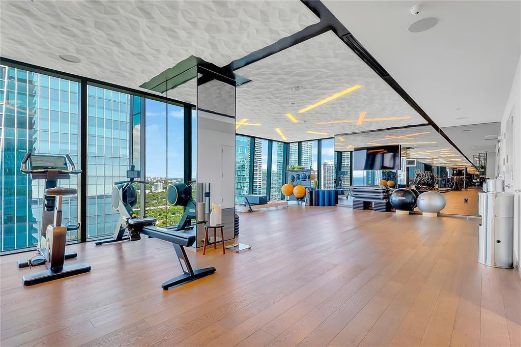 Image 2: gym 2 echo