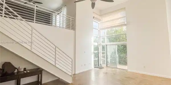 Image 2: Livingroom