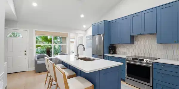 1374 Coral Park