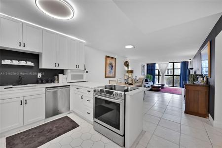 400 Leslie Dr
