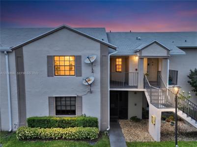 889 Hamilton Dr