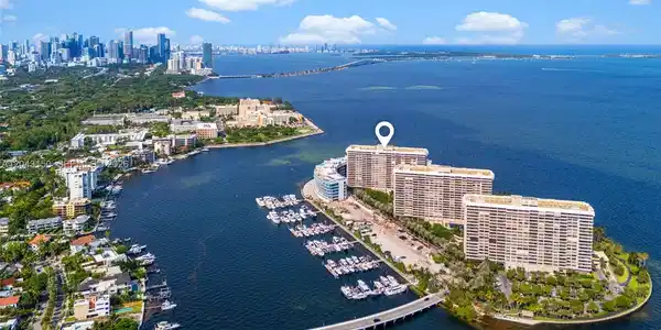 3 Grove Isle Dr