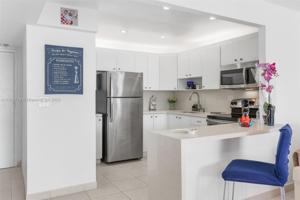 2780 NE 183rd St Unit 1708