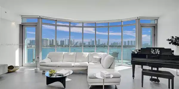 17111 Biscayne Blvd