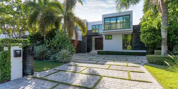 124 Park Dr