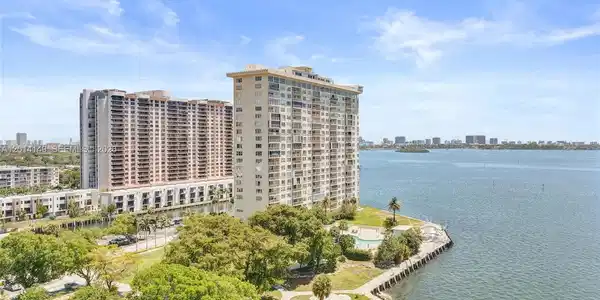 11113 Biscayne Blvd