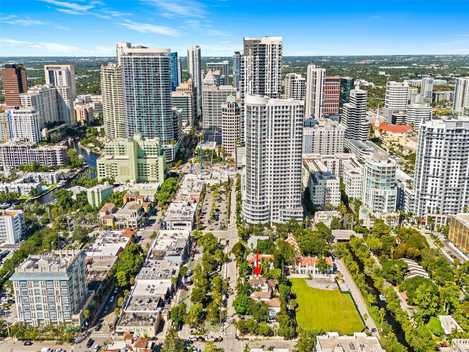 Image 4: In the heart of downtown