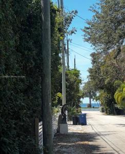 31 Dolphin Rd