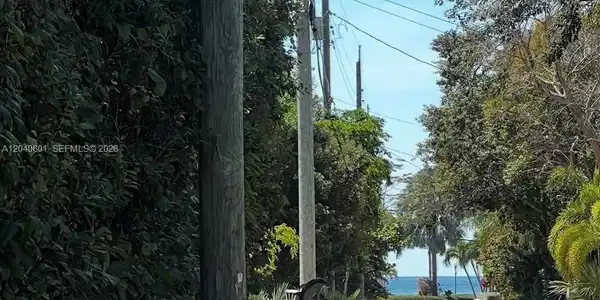 29 Dolphin Rd
