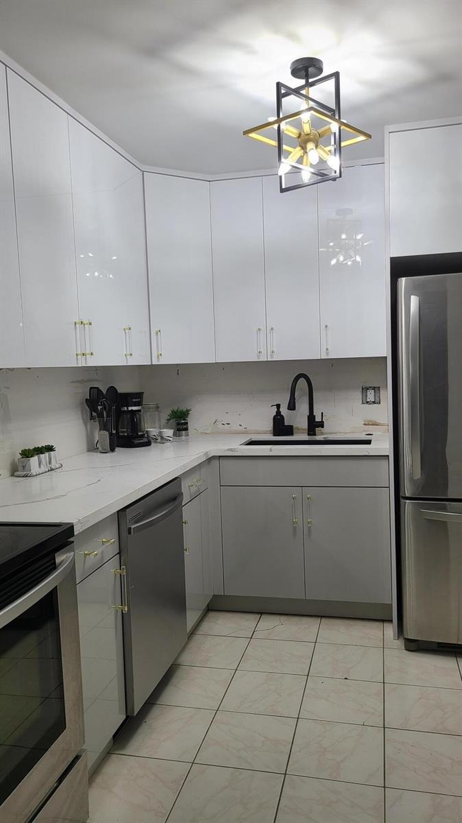 Image 2: kitchen 2