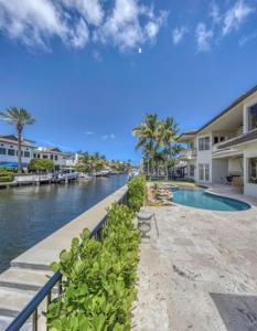 945 Cypress