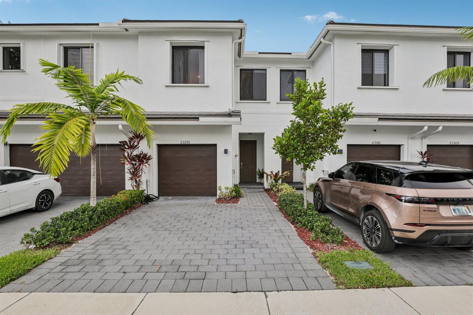 Image 2: 2-web-or-mls-SW 110th Ct-S0710-002