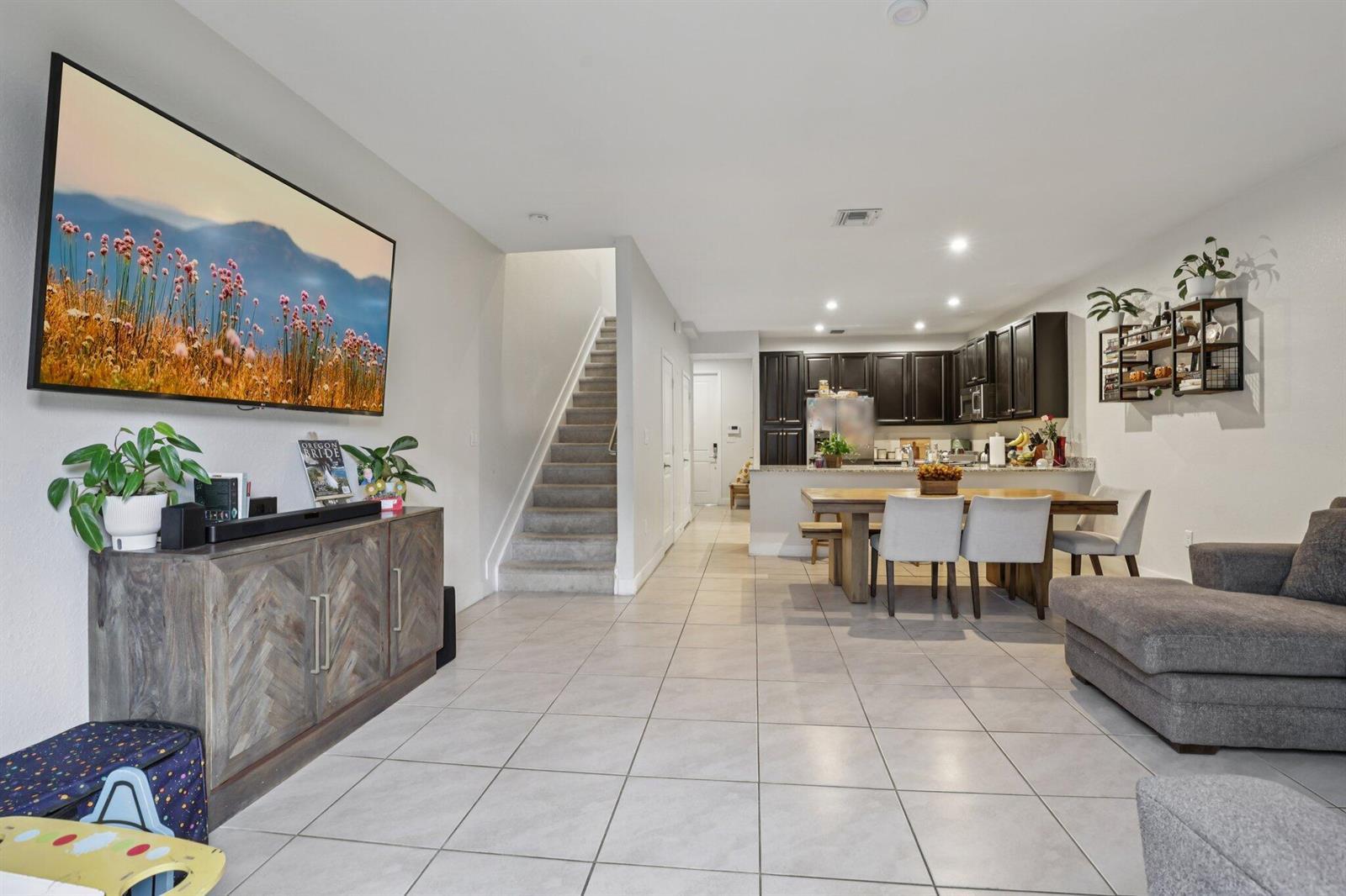 Image 3: 4-web-or-mls-SW 110th Ct-S0710-004