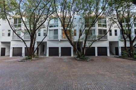 325 Meridian Ave