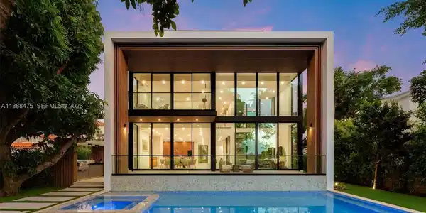 3114 Prairie Ave