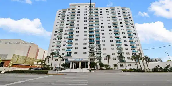 3000 S Ocean Dr
