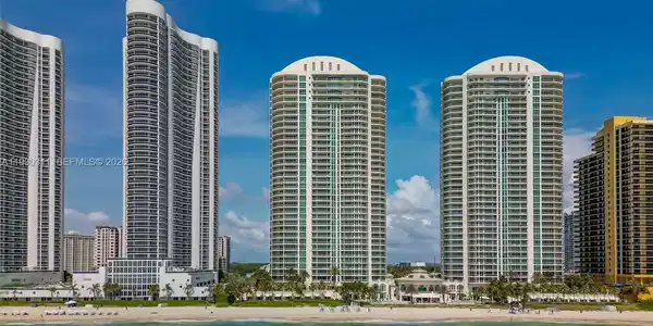 16047 Collins Ave